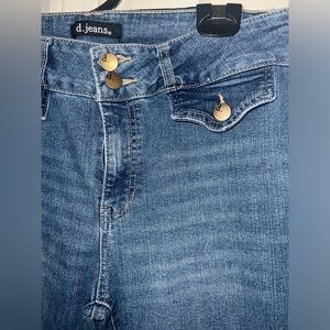 d. jeans Classic Blue Denim size 8 women’s jeans front pocket button Like New